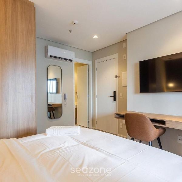 Studio com varanda próximo à Avenida Paulista HMJ0712
