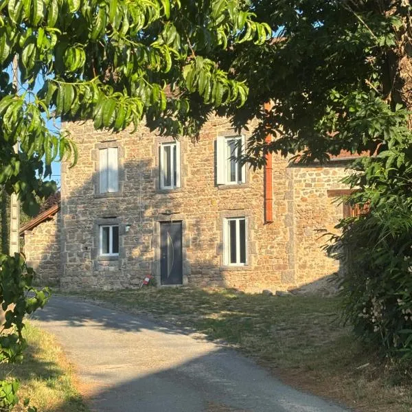 Gîte de Fumouse, hotel a Le Mayet-de-Montagne