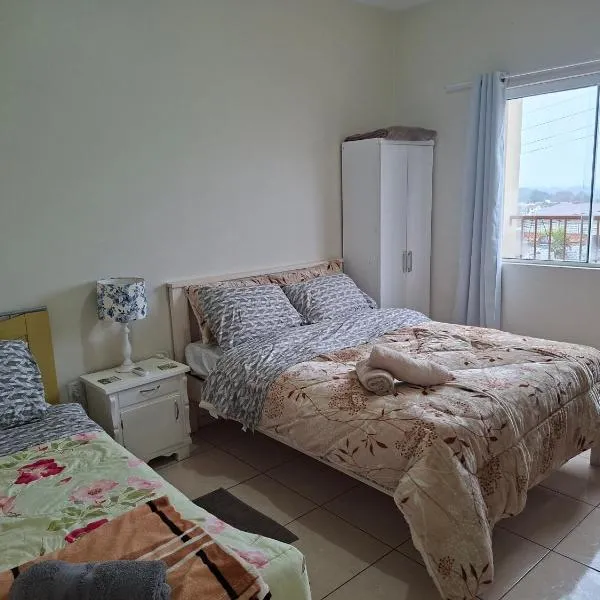 Apart próximo a Unimed, Catedral e HSA com 2 quartos com 2 ARES e garagem, hotel Santo Ângelóban