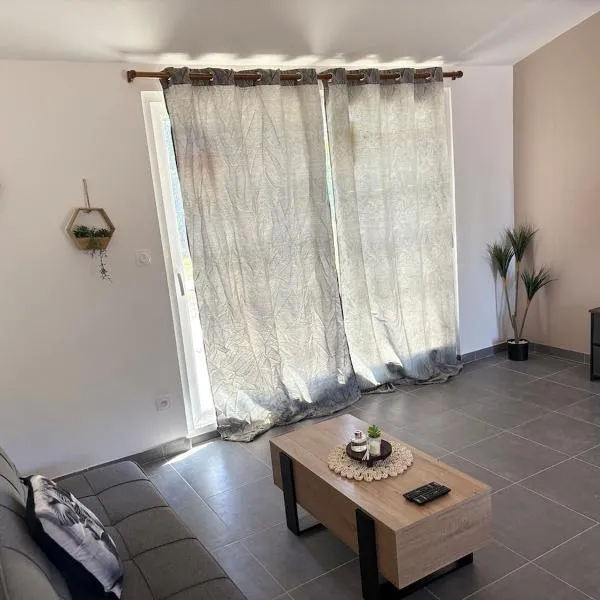 Le Cocon de Roquelande equestrian boarding house, hotel ad Arzens