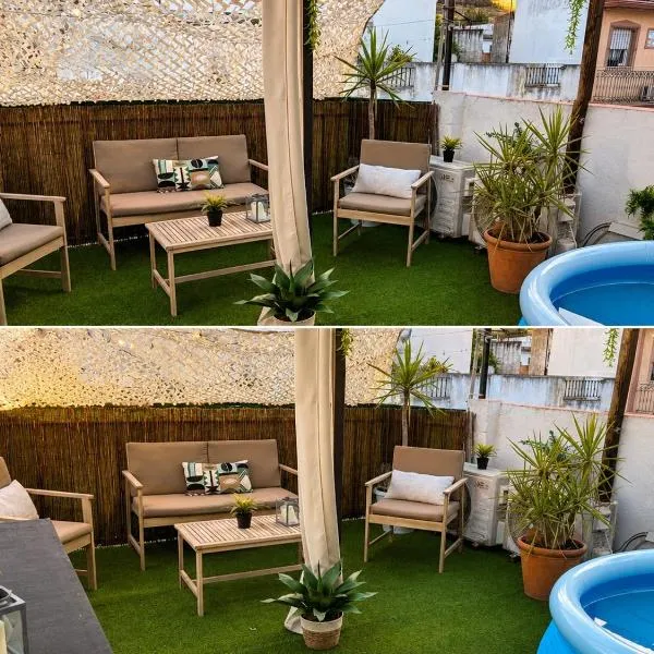 Dúplex con Piscina y Terraza a 5 min de Sevilla, hotel di Camas
