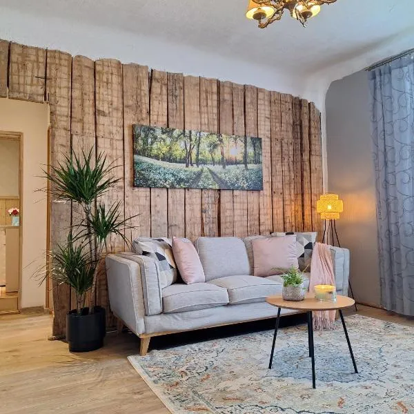 Central Tallinn - Kadriorg with free parking, hotell Tallinnas