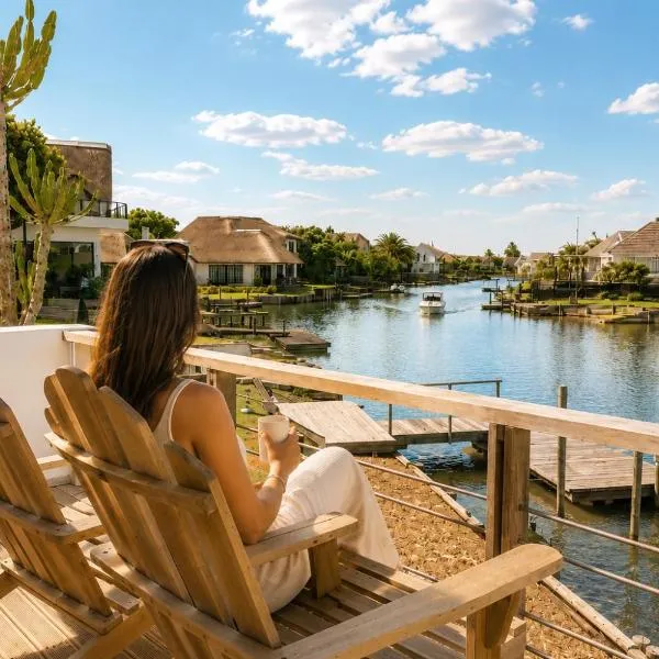 CANAL GUEST HOUSE - Waterfront Boutique B&B, hotel in St Francis Bay