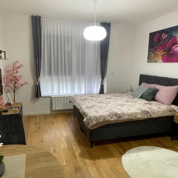 Orhideja 075, hotel in Tuzla