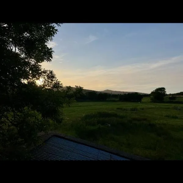 Drom West Cottage, hotel di Cloghane