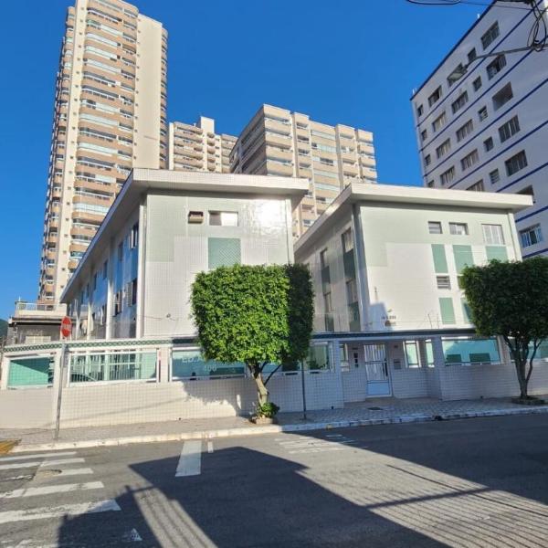 Apto Studio 29 - 2 min da praia no coração do Boqueirão - Wi Fi - Cozinha funcional - Roupa de cama e banho - Até 5 pessoas - Fará tudo a pé - Foto 2