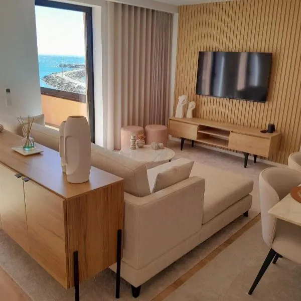 Beachfront Apartment, hotel in Vila Praia de Âncora