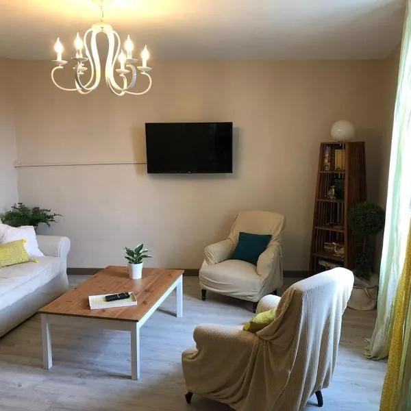 Appartement coeur de village avec Cour, hotel u gradu 'La Penne'