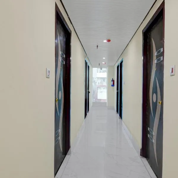 Super Townhouse Madhyamgram Chowmatha Bus Terminal Kolkata Formerly Star Guest House, מלון בDohāri