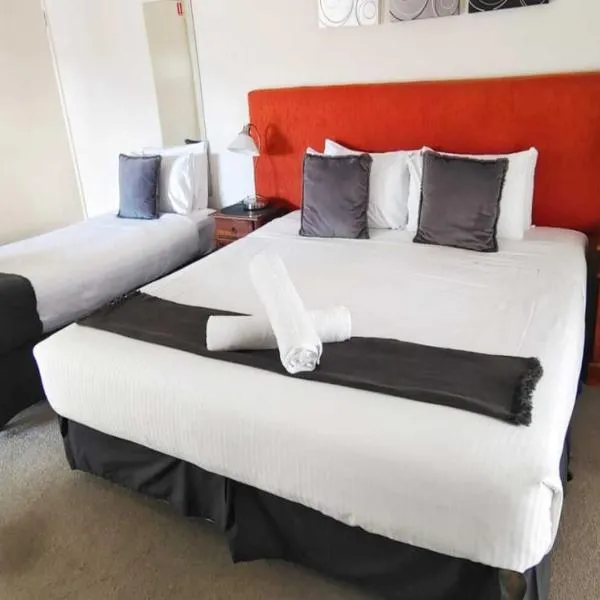 Suite 26 - Town Central - Walk To Cafes - Sleeps 3, hotel in Margaret River