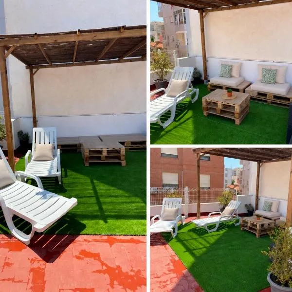 Apartamentos SOL y ARENA, hotel in Almería