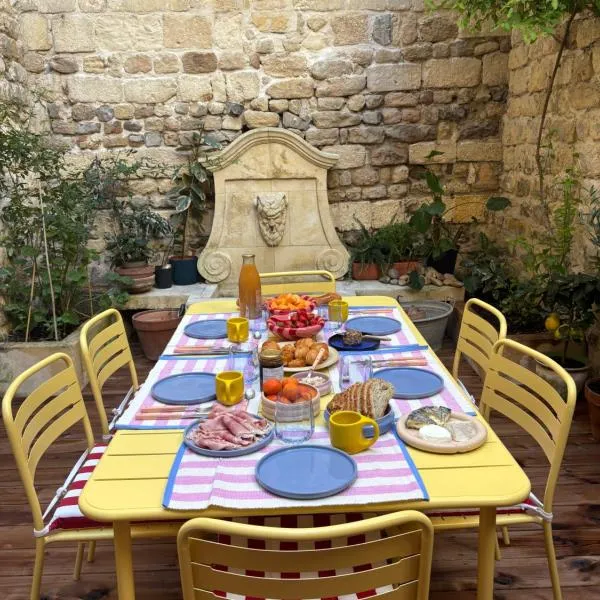 Plumard, hotel sa Arles