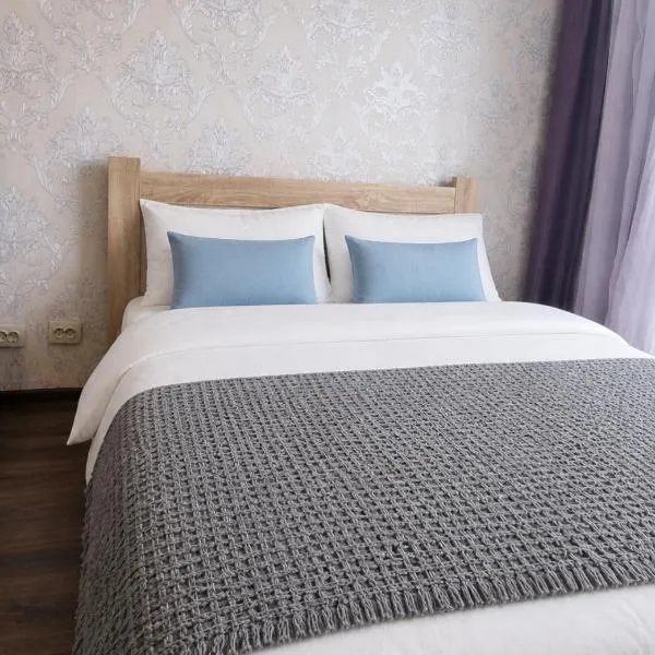 Панорамний краєвид Апартаменти Ревуцького 40 Позняки, hotel a Kiev