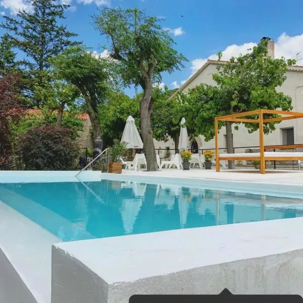 Hostal Sant Roc, hotel in Montseny