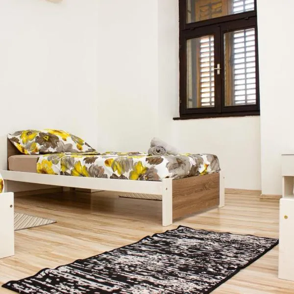 Hostel Centuria, hotel en Pula