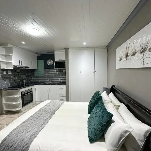 Sir Galahad Flatlet 2 in Camelot, хотел в Silver Sands