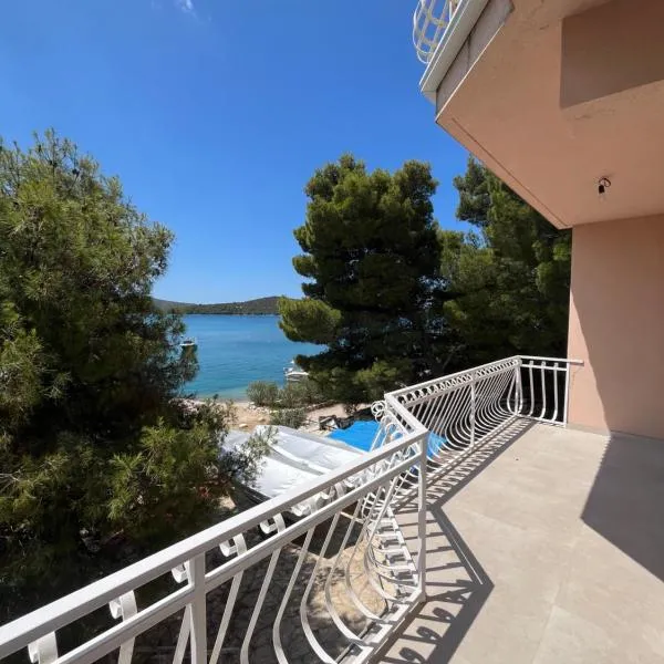 MaDai Beachfront Apartments - Jasenovo Beach, Žaborić、ザボリッチのホテル