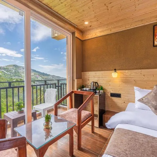 " Charvi Regency " l Multi Cuisine Restaurant l Conference Hall l Scenic Venues for Private Parties l Basic First Aid l Spacious Car Parking l Managed By ExoticStays Group, hotel in Shimla