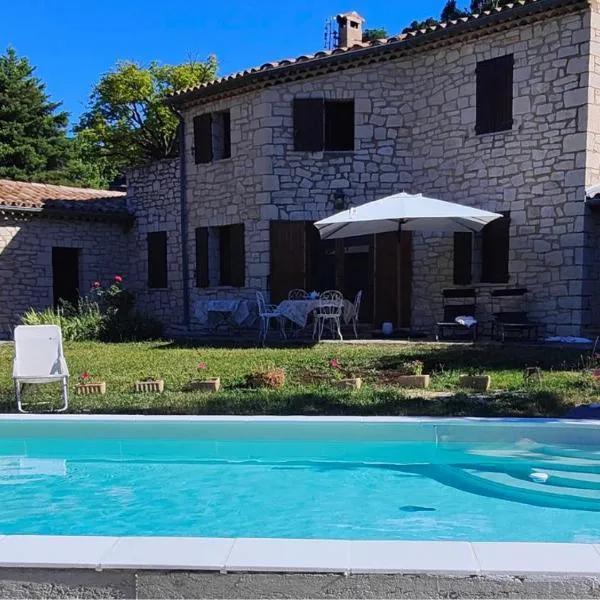 Chambre d'hôtes, Les Hauts de Montbrun, hotel in Montbrun-les-Bains