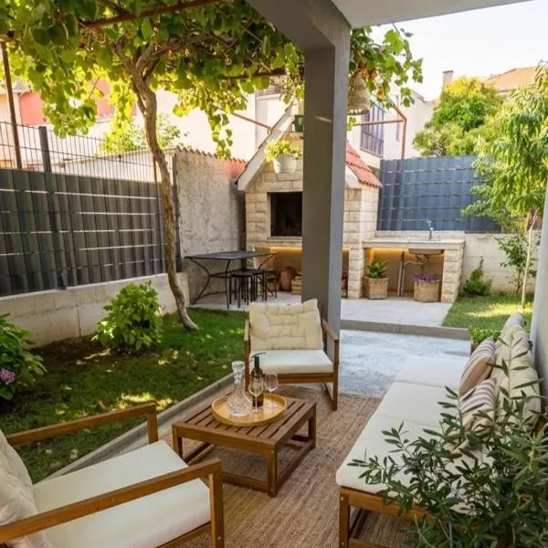 Rina Apartment- with barbecue and free parking, hotel in Kaštela