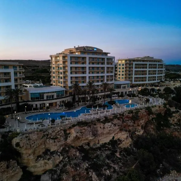 Radisson Blu Resort & Spa, Malta Golden Sands – hotel w mieście Mellieħa