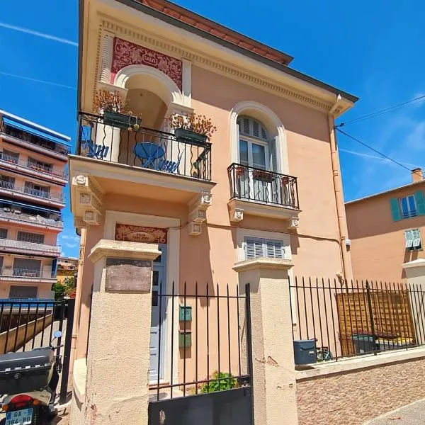 Les Petites Lucioles, hotel a Menton