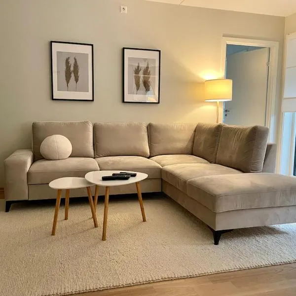 Modern apartment with a private garage in Lørenskog Oslo, hotel a Lorenskog