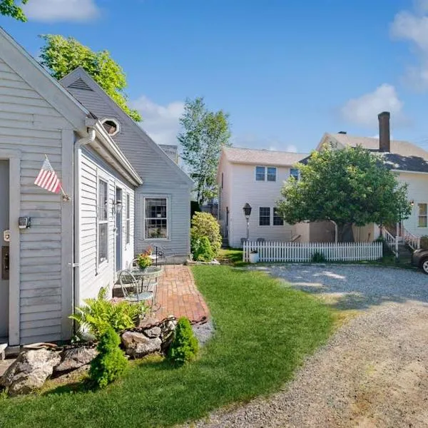 Downtown, ground floor studio near the ocean w/patio, outdoor dining area & more, ξενοδοχείο σε Wiscasset