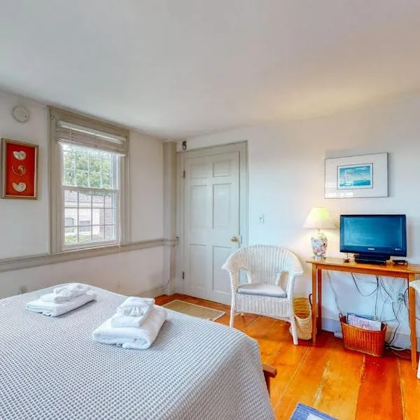 Lovely studio w/full kitchen/free WiFi- next to river/antique shops/restaurants, ξενοδοχείο σε Wiscasset