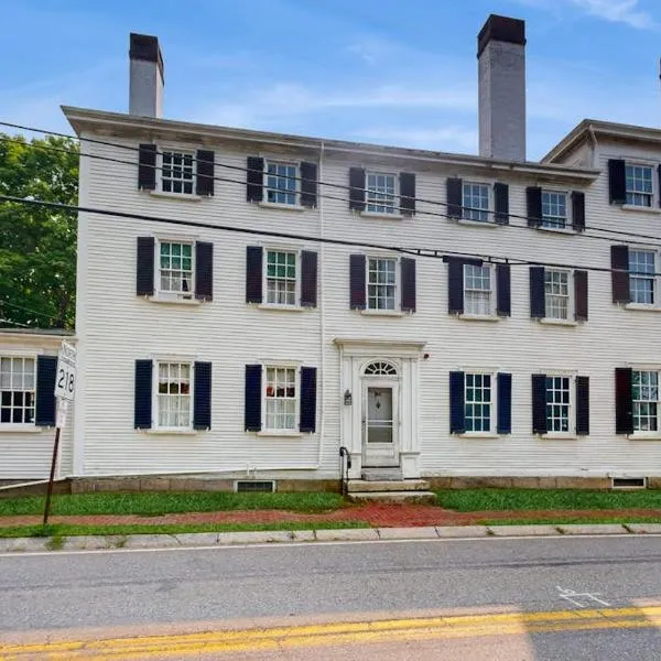 National Historic Landmark Home in Wiscasset Village w/ Complimentary Tour, ξενοδοχείο σε Wiscasset