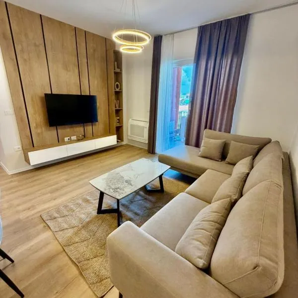 Golden Space Apartment 3, hotel in Tirana