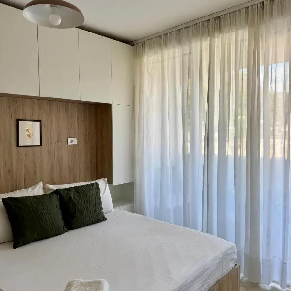 Curri Apartment in Twin Tower- modern Apartament 4 people, 3 min from the Beach, Hotel in Shëngjin