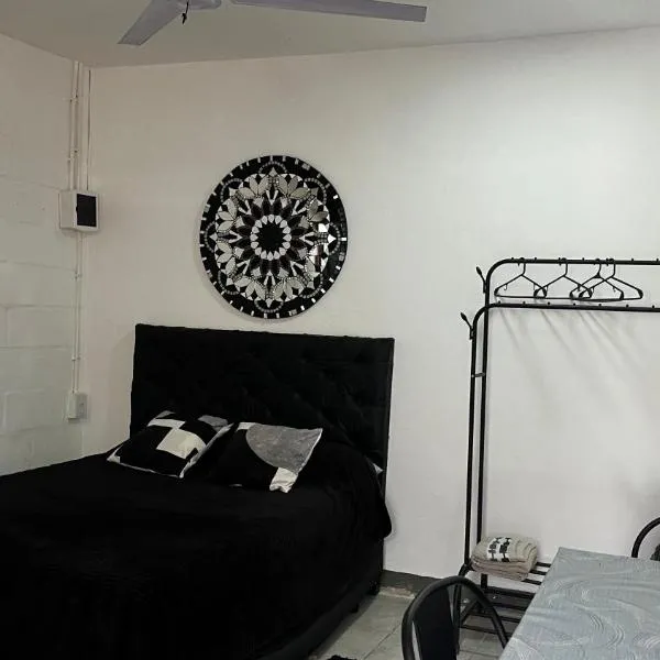 3 Acogedor y confortable monoambiente, hotel in Santiago del Estero
