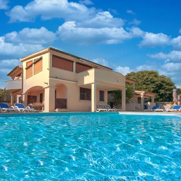 Apartments Carmen Premantura, Hotel in Premantura