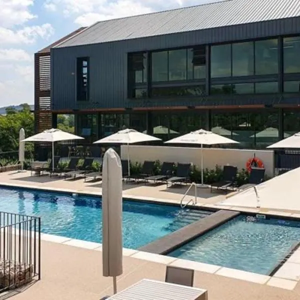 Luxury Apartment Overlooking the River, hotel in Midrand
