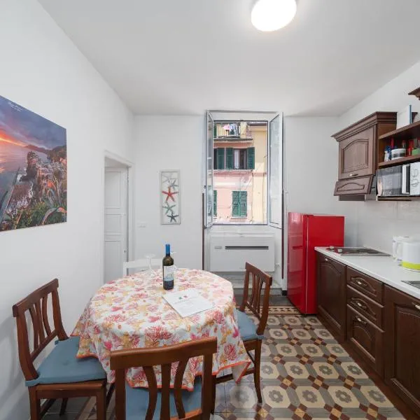 NICHOLISA Apartment - Wifi kitchen and AC, hotel Vernazzában