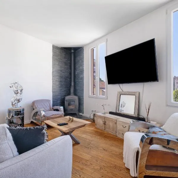 Duplex Climatisé Avec Parking, hotel in Mandelieu-La Napoule