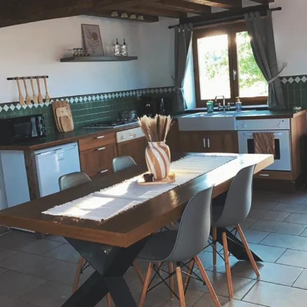 Gîte des Charbonneaux, hotel in Avrée