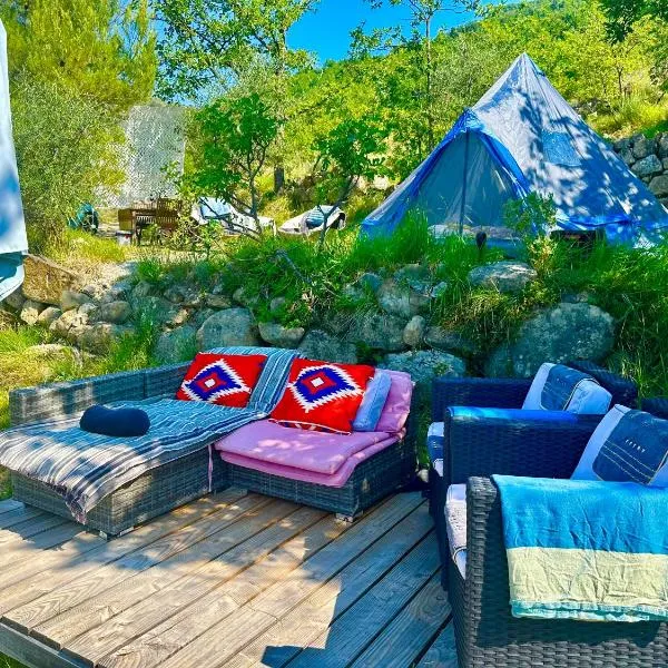 Tipi sous les étoiles, hotel din Lucéram