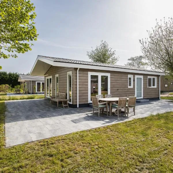 Villa Riant I 6 persoons vakantiehuis, hotel in Zennewijnen