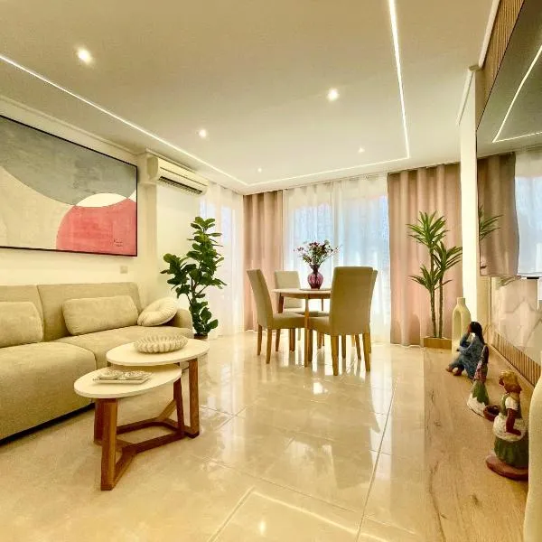 PISCIS Holiday Apartment Benidorm، فندق في بنيدورم