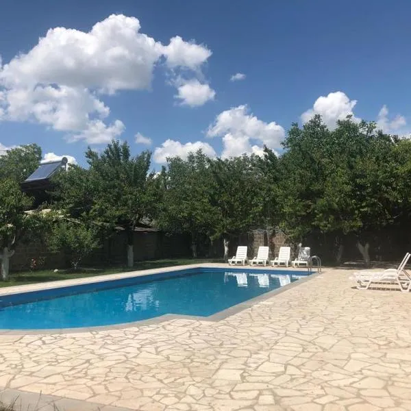 Yvette B&B, מלון בGarni