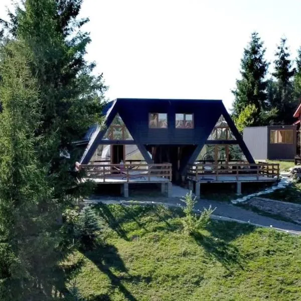 Cabane A-frame CeziAde Tihuta, hotel u gradu Pjatra Fantanele