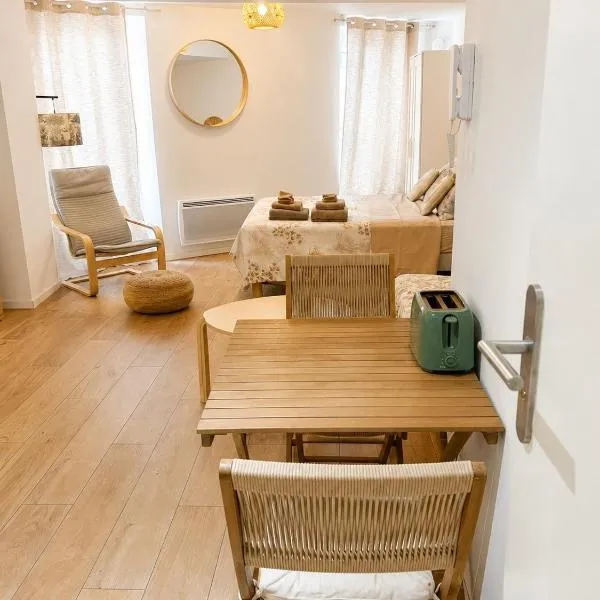 Studio élégant et cosy au centre Historique de Hyères: Hyères şehrinde bir otel