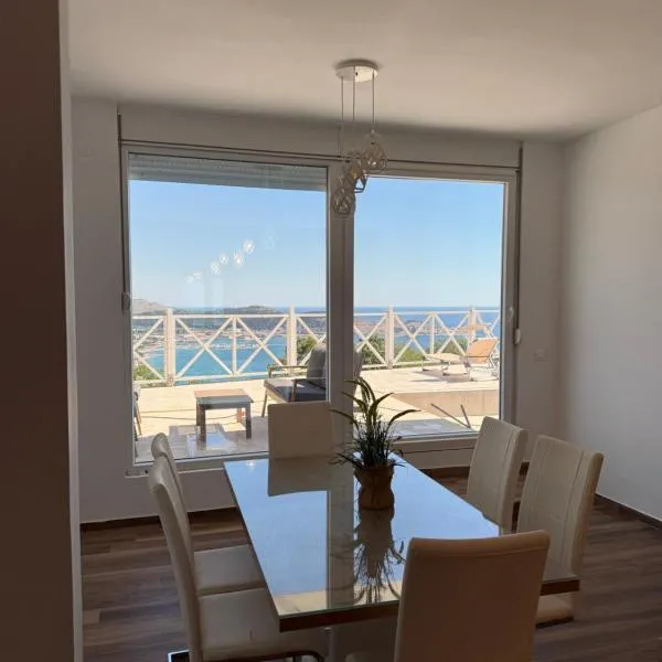 Panorama View Holiday Home, hôtel à Šušanj