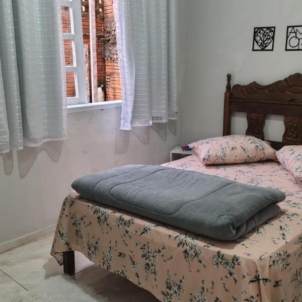 Casa inteira com churrasqueira e 2 suítes - Foto 2