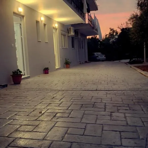 Sunset Bliss Apartments, hotel in Sarandë