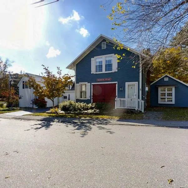 Historical New England home, outdoor shower , Dog-friendly, Hotel in Boothbay Harbor
