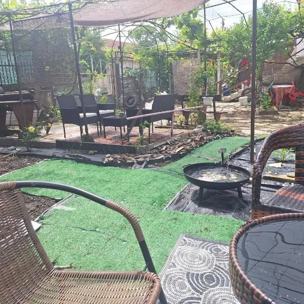 Cactus house, ξενοδοχείο σε Ovchartsi