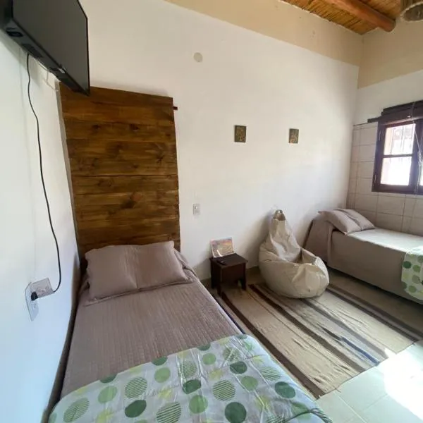 HABITACION PRIVADA con entrada independiente, hôtel à Tilcara